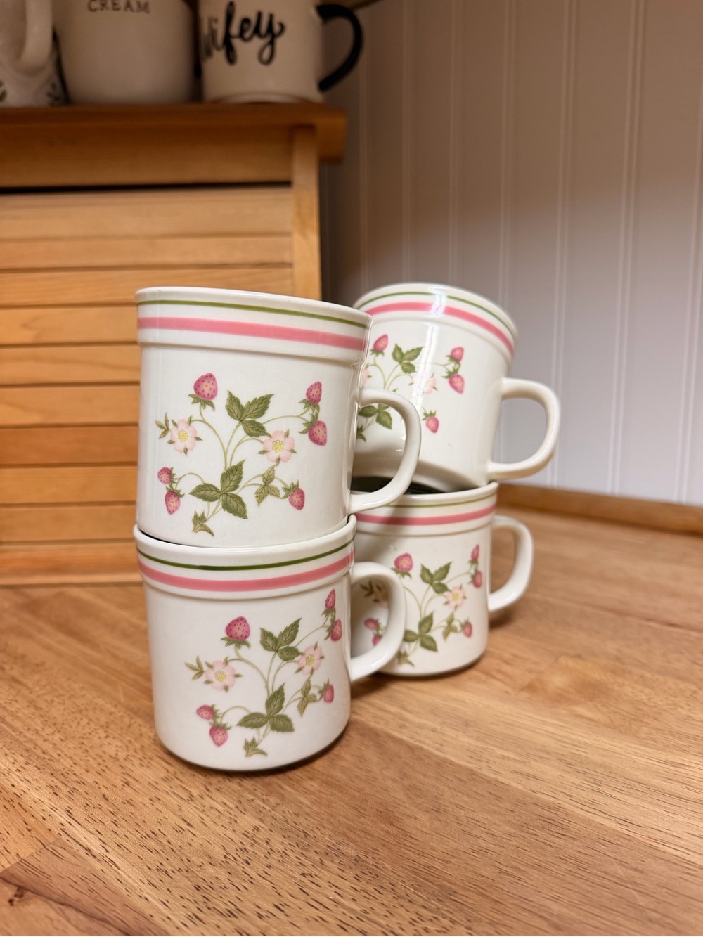 Vintage Cream Floral Strawberry Stoneware Mugs - Set of 4